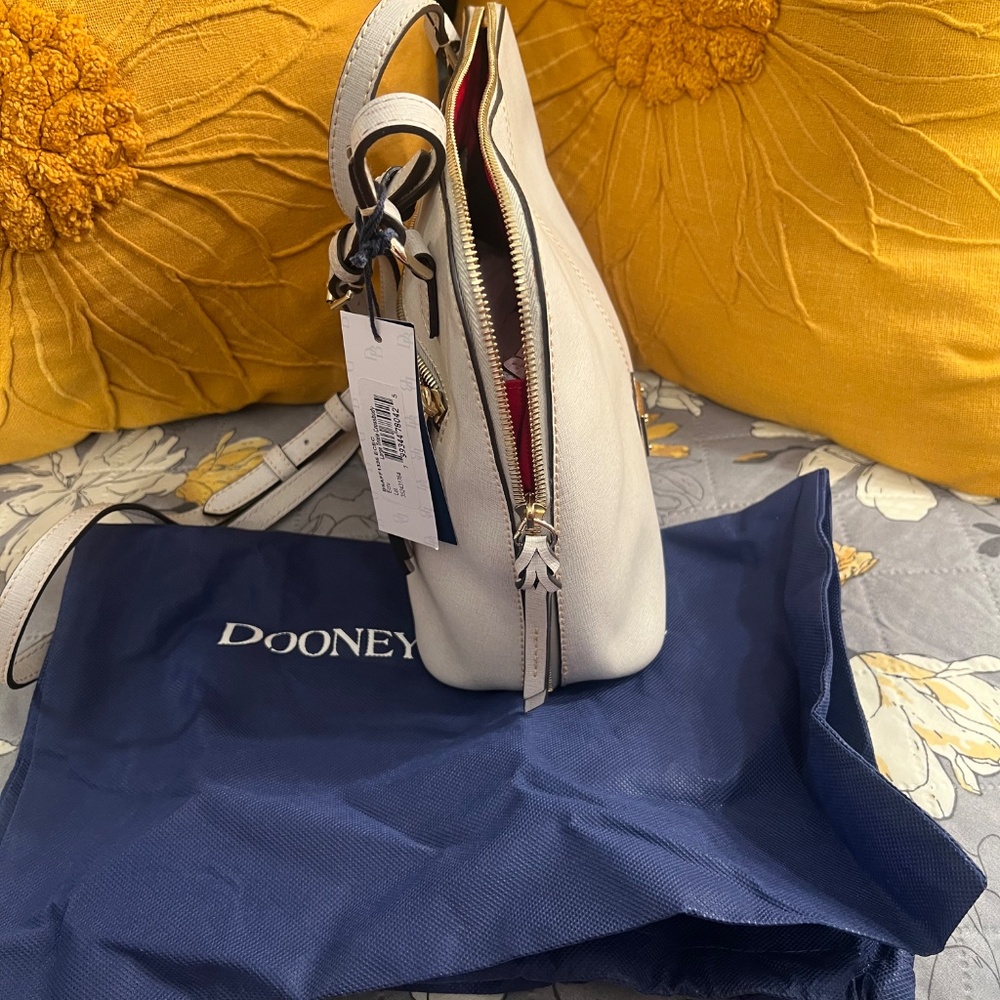 Dooney & Bourke crossbody Bag - Picture 4 of 14